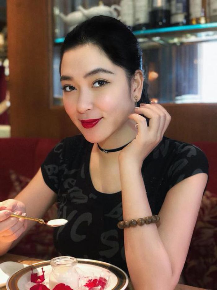 Cuộc sống hiện tại của Hoa hậu Nguyễn Thị Huyền sau 17 năm kín tiếng 1