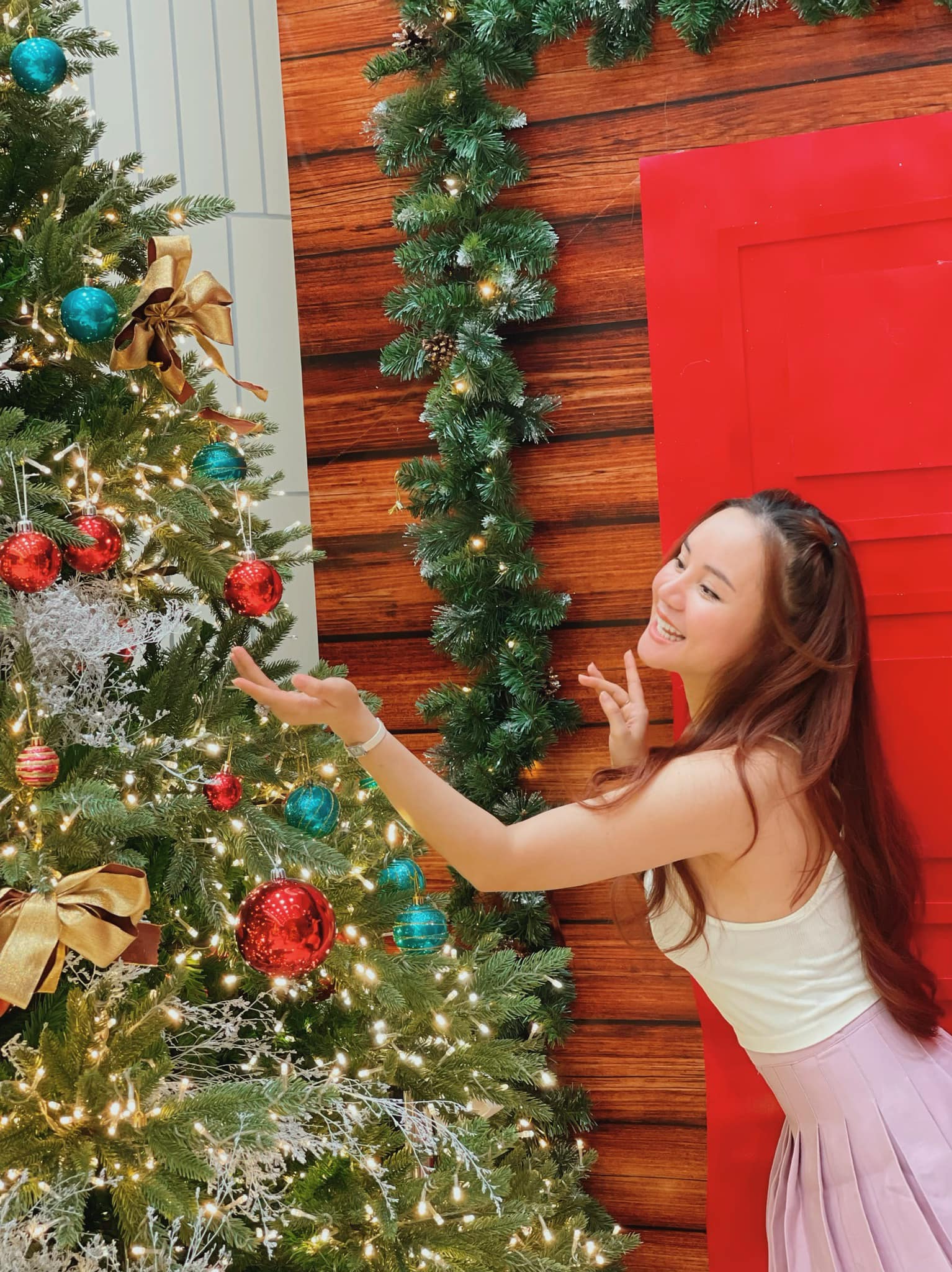 Nhan sắc ngày càng thăng hạng của Vy Oanh. Ảnh FBNV