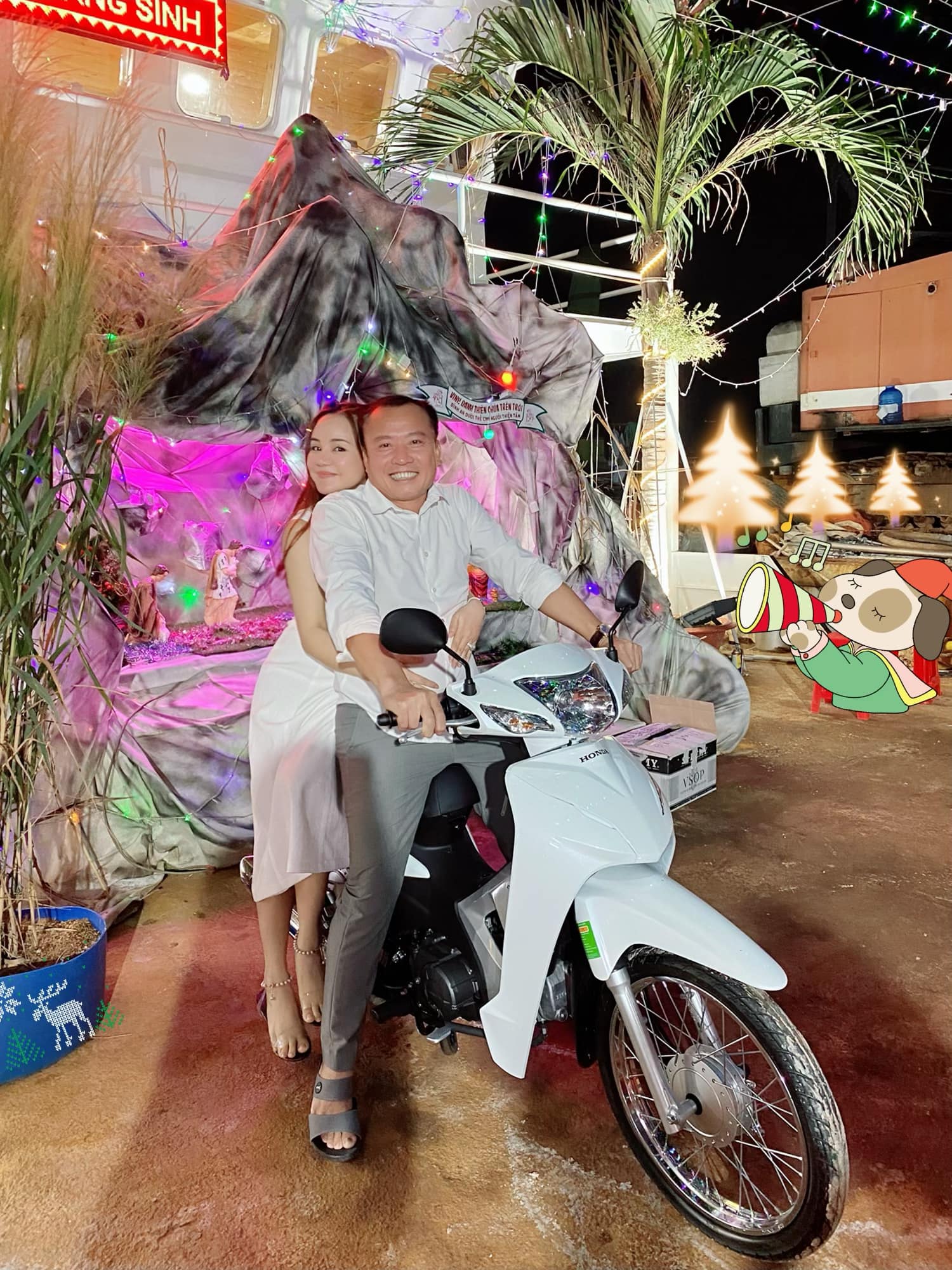 Vy Oanh giản dị bên ông xã đại gia. Ảnh FBNV