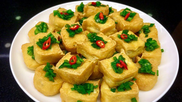 Hầu như nhiều người kết hợp hành lá với đậu phụ. Ảnh internet