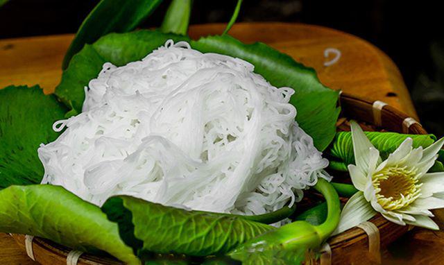 Sai lầm nhiều người thường mắc phải khi ăn bún làm tổn hại sức khỏe Sai lầm nhiều người thường mắc phải khi ăn bún làm tổn hại sức khỏe
