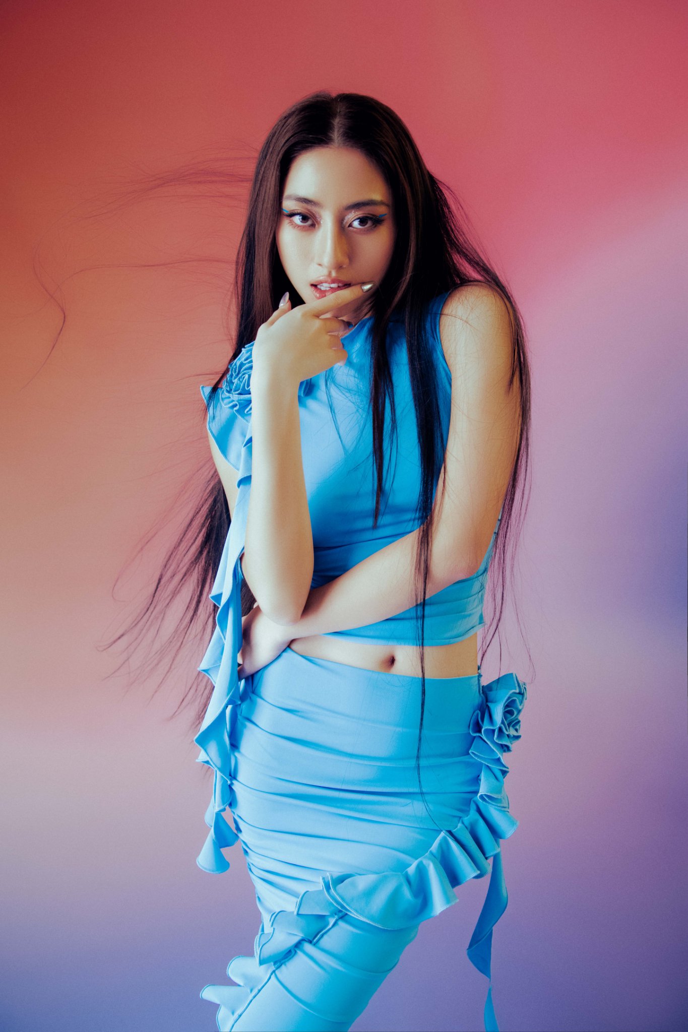 Sau khi đăng quang, Lương Thùy Linh khá tự tin với phong cách thời trang táo bạo, gợi cảm. Ảnh internet