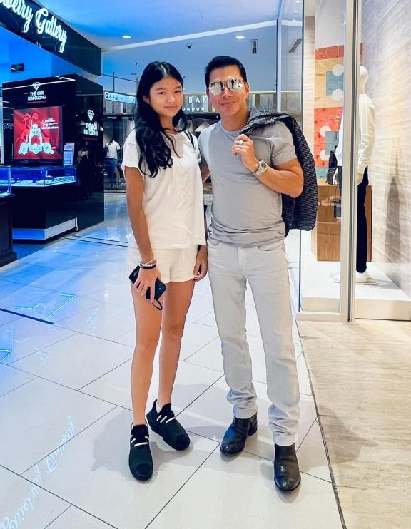 Ái nữ nhà Trương Ngọc Ánh có chiều cao ngang bố. Ảnh internet Ái nữ nhà Trương Ngọc Ánh có chiều cao ngang bố. Ảnh internet