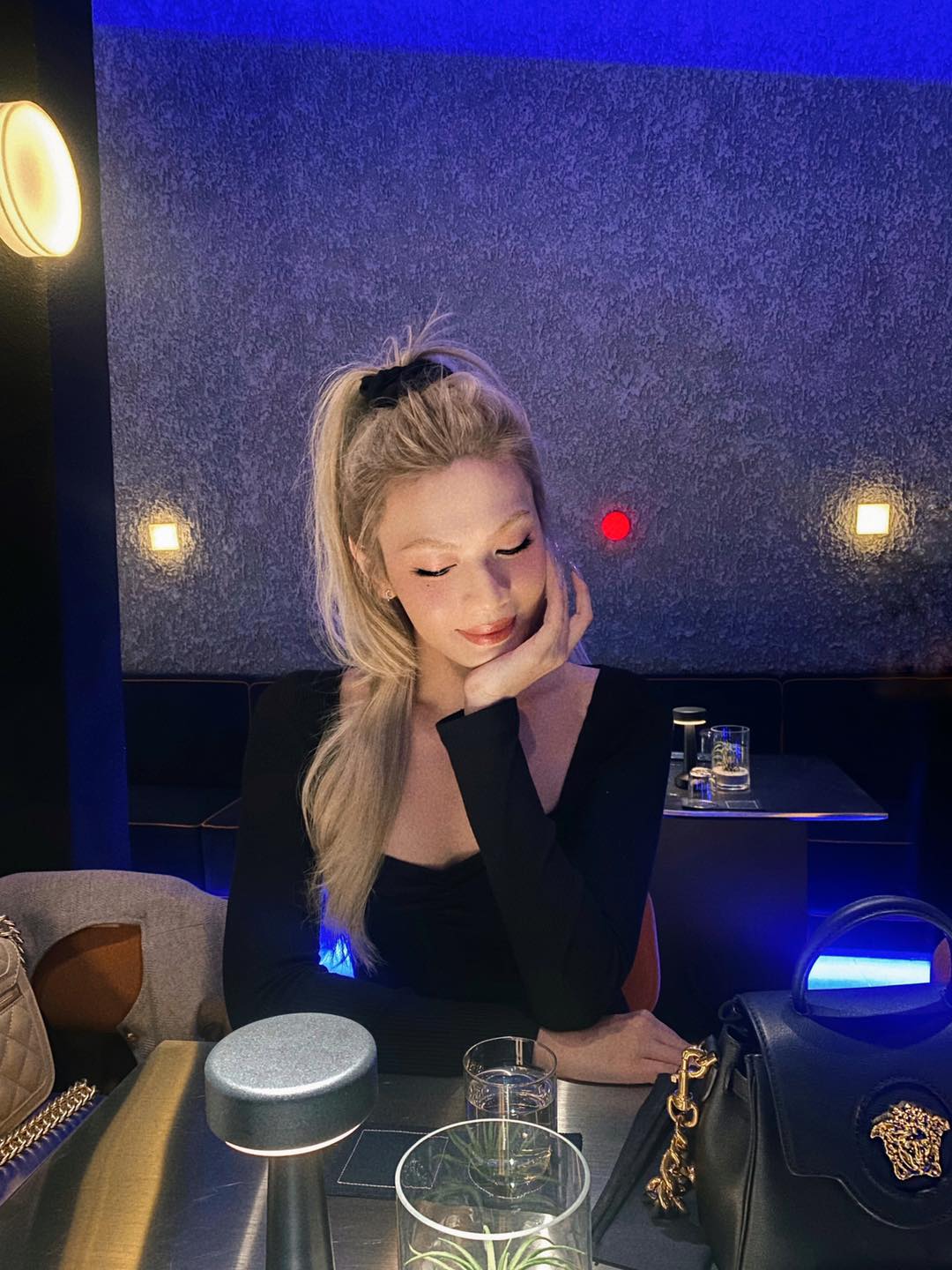 Không chọn phẫu thuật chuyển giới, Đào Bá Lộc vẫn tự tin vì nét đẹp duyên dáng. Ảnh internet