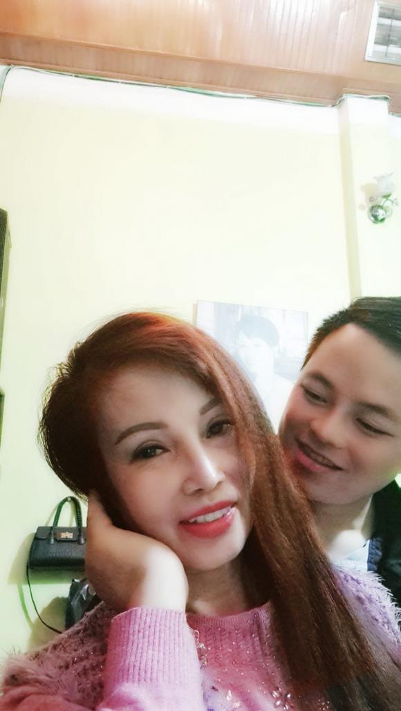 Sau nhiều lần trùng tu nhan sắc, chị Thu Sao cũng trẻ hơn so với tuổi. Ảnh internet