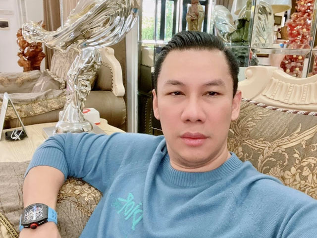 Chồng cũ Lệ Quyên liên tục hẹn hò với các bóng hồng xinh đẹp. Ảnh internet Chồng cũ Lệ Quyên liên tục hẹn hò với các bóng hồng xinh đẹp. Ảnh internet