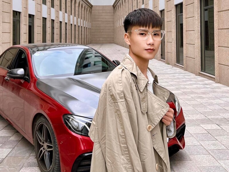 Đạt Villa là một TikToker kiêm Youtuber nổi tiếng trong giới trẻ. Ảnh internet