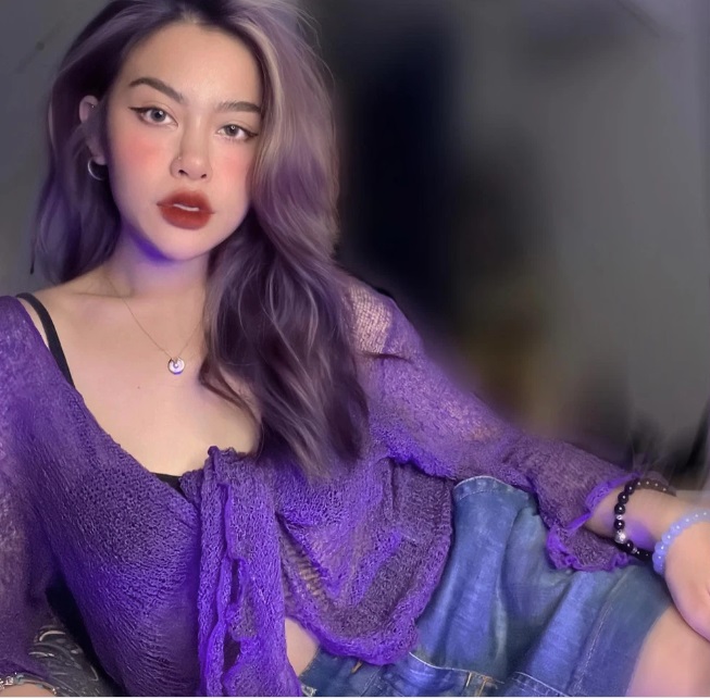 Ngất ngây với nhan sắc của con gái NSƯT Kim Tử Long với em gái danh thủ Hồng Sơn - Ảnh 1 Ngất ngây với nhan sắc của con gái NSƯT Kim Tử Long với em gái danh thủ Hồng Sơn - Ảnh 1