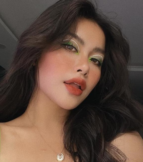 Ngất ngây với nhan sắc của con gái NSƯT Kim Tử Long với em gái danh thủ Hồng Sơn - Ảnh 3 Ngất ngây với nhan sắc của con gái NSƯT Kim Tử Long với em gái danh thủ Hồng Sơn - Ảnh 3