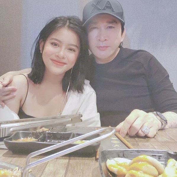 Ngất ngây với nhan sắc của con gái NSƯT Kim Tử Long với em gái danh thủ Hồng Sơn - Ảnh 5 Ngất ngây với nhan sắc của con gái NSƯT Kim Tử Long với em gái danh thủ Hồng Sơn - Ảnh 5