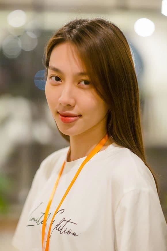 Vẻ đẹp dịu dàng khi để mặt mộc của Nguyễn Thúc Thùy Tiên. Ảnh internet Vẻ đẹp dịu dàng khi để mặt mộc của Nguyễn Thúc Thùy Tiên. Ảnh internet