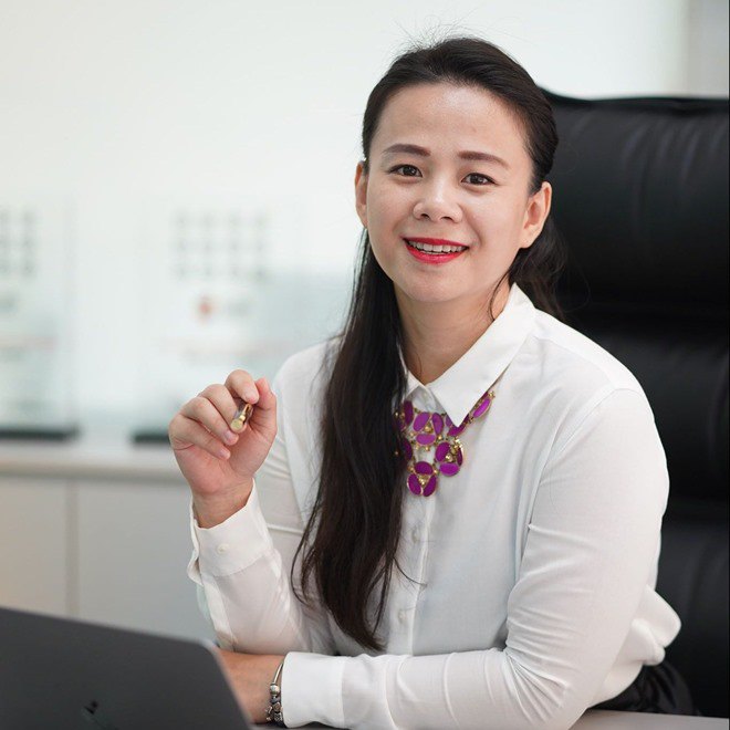 Vợ Shark Bình quyết kiện đến cùng và bày tỏ sự phẫn nộ đến việc Phương Oanh công khai tình cảm bên chồng. Ảnh internet Vợ Shark Bình quyết kiện đến cùng và bày tỏ sự phẫn nộ đến việc Phương Oanh công khai tình cảm bên chồng. Ảnh internet