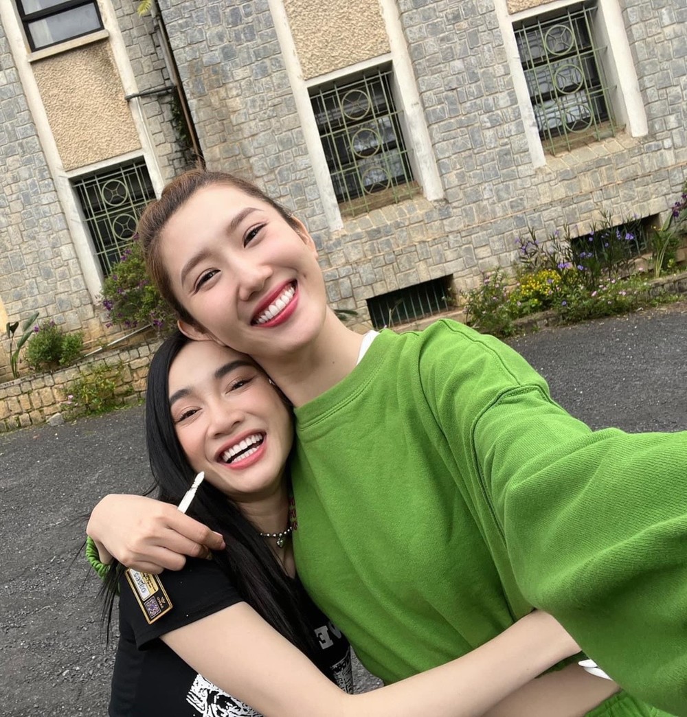 Nhã Phương và Thúy Ngân không chỉ kết hợp ăn ý trên phim còn là bạn thân ngoài đời. Ảnh internet