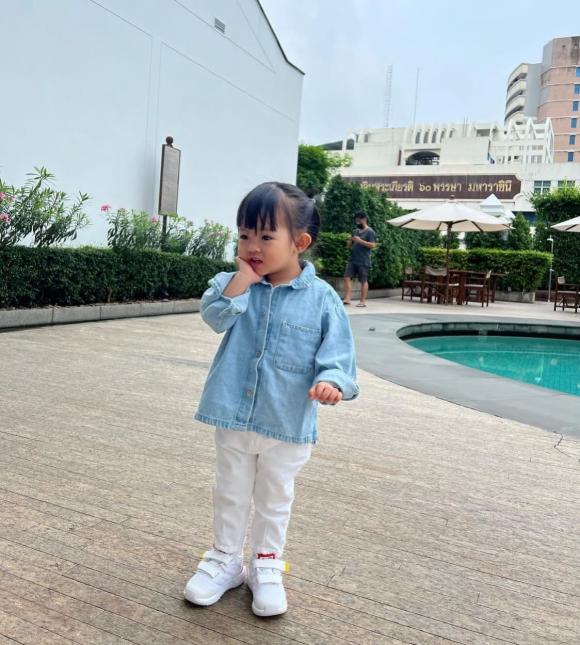Cưng xỉu trước độ đáng yêu của ái nữ nhà Cường đô la, thần thái chuẩn rich kid - Ảnh 1 Cưng xỉu trước độ đáng yêu của ái nữ nhà Cường đô la, thần thái chuẩn rich kid - Ảnh 1