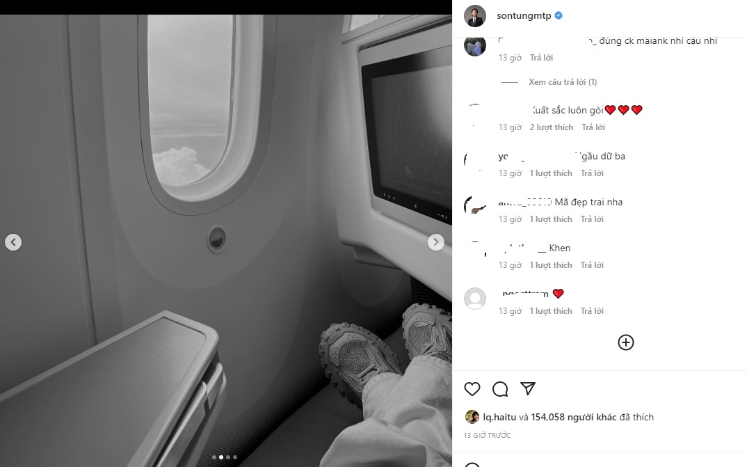 Cùng thời điểm đó, phía Sơn Tùng cũng check-in trên máy bay. Ảnh internet