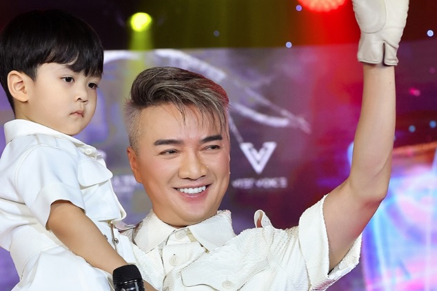 Đàm Vĩnh Hưng nghẹn ngào tiết lộ nỗi khổ khi đón con trai nhỏ chào đời ở viện - Ảnh 1 Đàm Vĩnh Hưng nghẹn ngào tiết lộ nỗi khổ khi đón con trai nhỏ chào đời ở viện - Ảnh 1