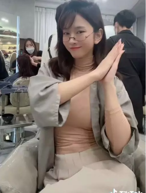 'Tút tát' lại nhan sắc, Tiktoker Lê Bống thay đổi diện mạo khó nhận ra. Ảnh internet