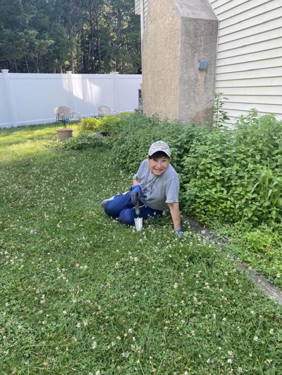 Vợ cũ Đàm Vĩnh Hưng có thú vui trồng cây, làm vườn. Ảnh internet