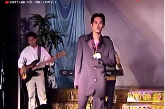 Danh hài Hoài Linh trong đám cưới của nghệ sĩ Bảo Chung. Ảnh internet