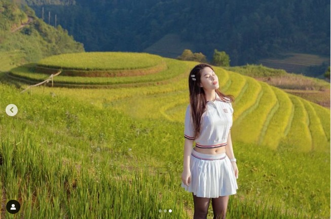 Nữ đại gia bị nghi là mẹ của con trai Đàm Vĩnh Hưng lộ diện với vòng bụng săn chắc. Ảnh internet