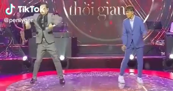 Được Ngọc Sơn hậu thuẫn, Hồ Văn Cường không còn là cậu bé nhút nhát năm xưa. Ảnh internet Được Ngọc Sơn hậu thuẫn, Hồ Văn Cường không còn là cậu bé nhút nhát năm xưa. Ảnh internet