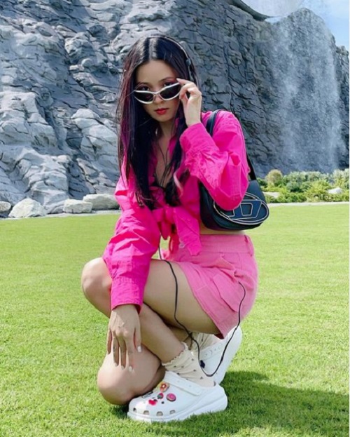 Bỏ hình ảnh 'thần tiên tỉ tỉ', Midu khiến CDM không nhận ra với phong cách cá tính - Ảnh 1 Bỏ hình ảnh 'thần tiên tỉ tỉ', Midu khiến CDM không nhận ra với phong cách cá tính - Ảnh 1