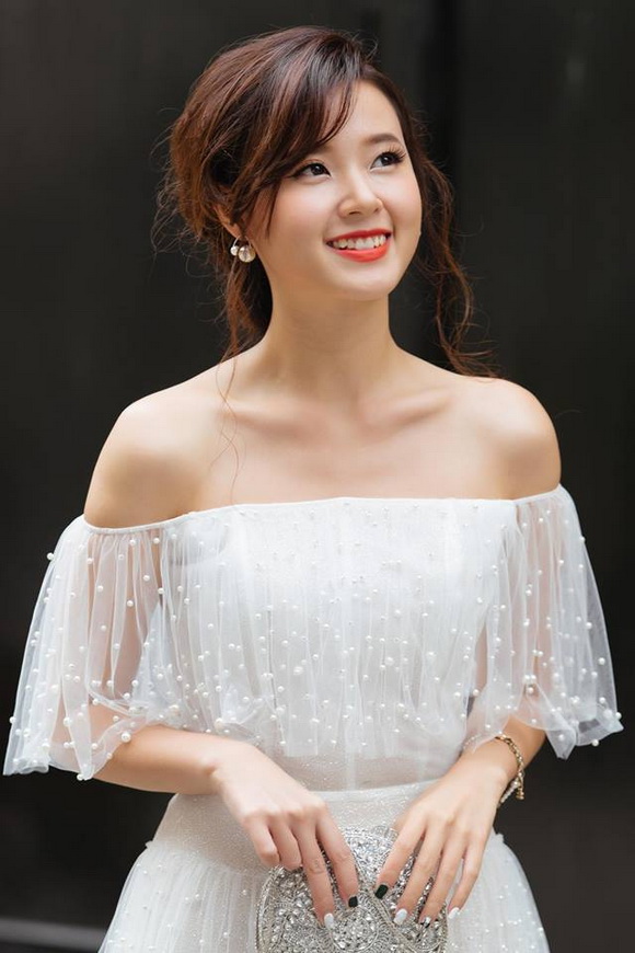 Bỏ hình ảnh 'thần tiên tỉ tỉ', Midu khiến CDM không nhận ra với phong cách cá tính - Ảnh 3 Bỏ hình ảnh 'thần tiên tỉ tỉ', Midu khiến CDM không nhận ra với phong cách cá tính - Ảnh 3