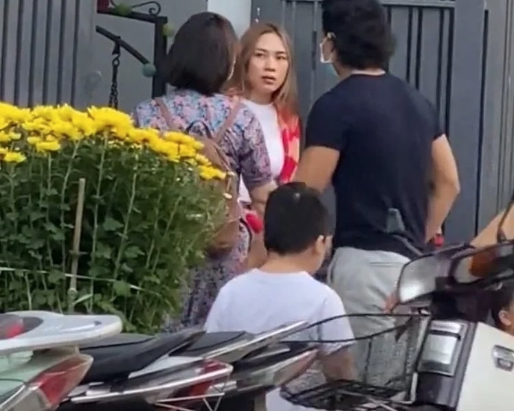 Trước đó, Mai Tài Phến còn đến nhà riêng của Mỹ Tâm dùng bữa với bố mẹ nữ ca sĩ. Ảnh internet Trước đó, Mai Tài Phến còn đến nhà riêng của Mỹ Tâm dùng bữa với bố mẹ nữ ca sĩ. Ảnh internet