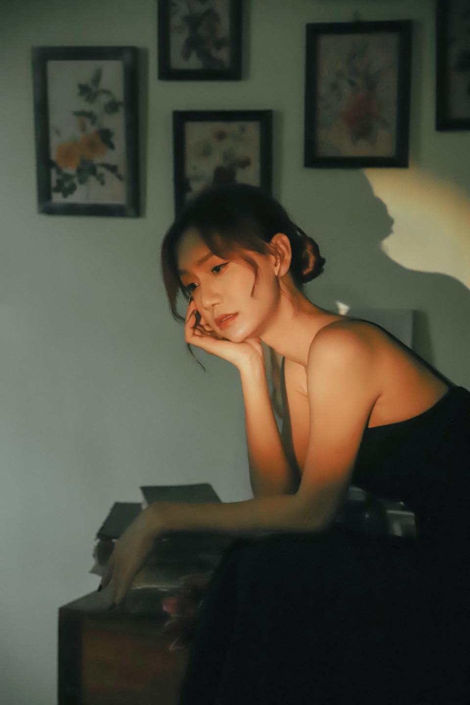 Dốc hết tiền để làm 'con gái xịn', Lynk Lee chật vật mưu sinh, nếu không thể hát sẽ livestream bán hàng - Ảnh 1 Dốc hết tiền để làm 'con gái xịn', Lynk Lee chật vật mưu sinh, nếu không thể hát sẽ livestream bán hàng - Ảnh 1