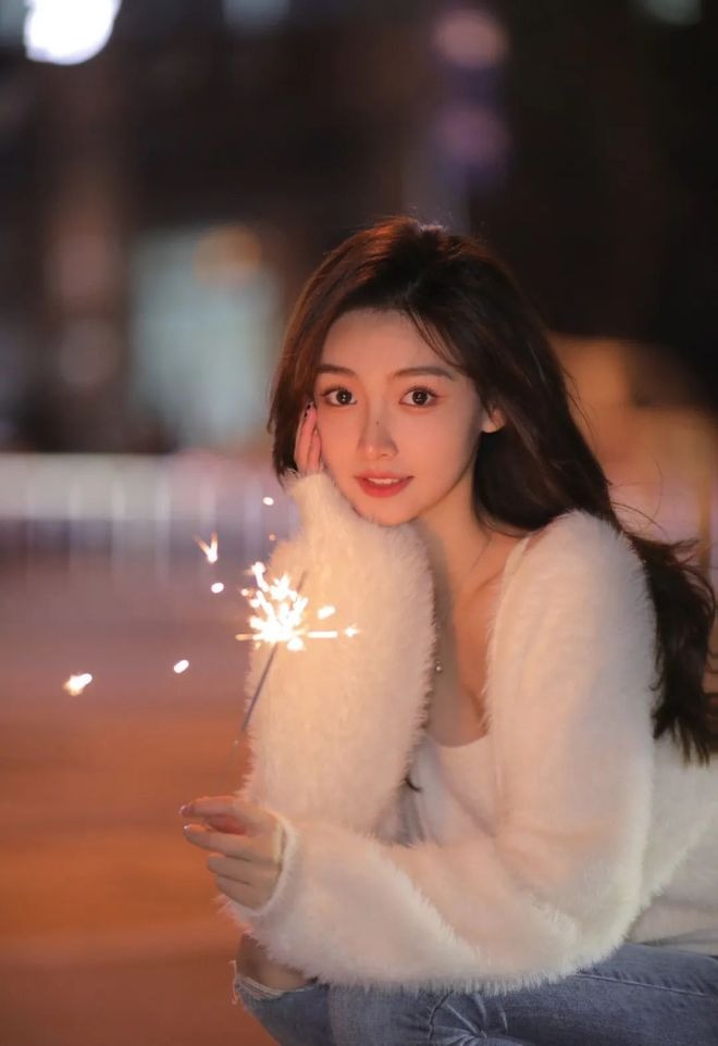 Kim Giai Duyệt sinh ngày 14/9/1998 tại Kim Hoa, Chiết Giang, Trung Quốc. Ảnh internet