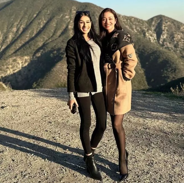 Hiếm hoi đại gia đình Jennifer Phạm 'lên sóng': Trầm trồ vì ai cũng đẹp - Ảnh 1