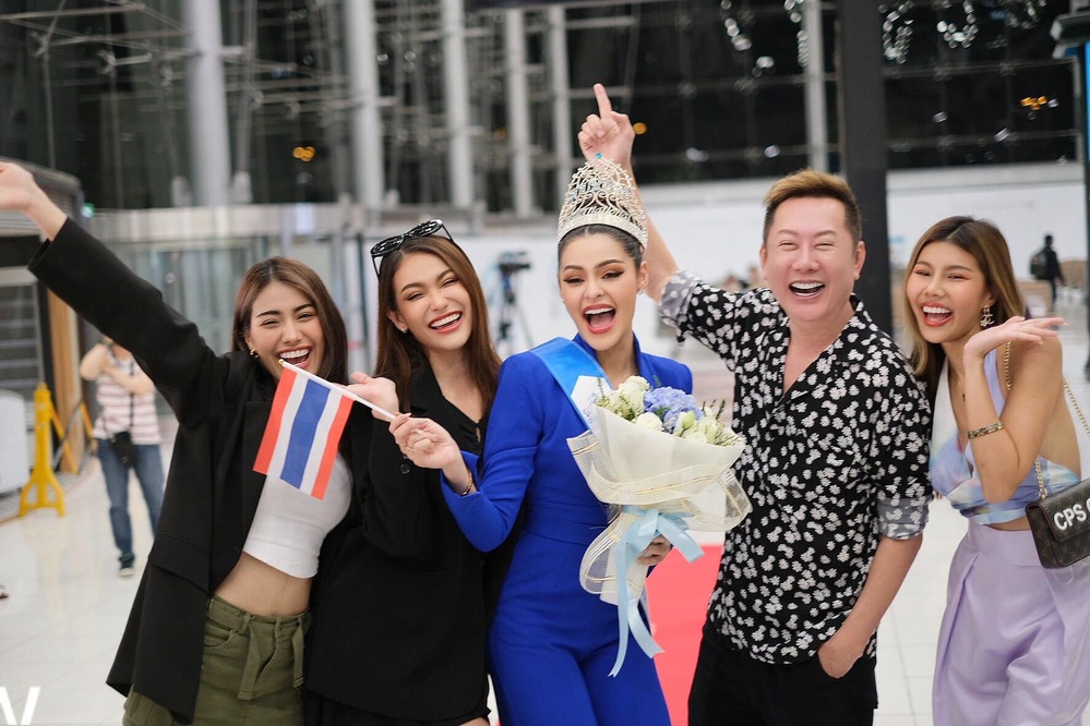 Ông Nawat hết mực cưng nàng hậu mới. Ảnh internet