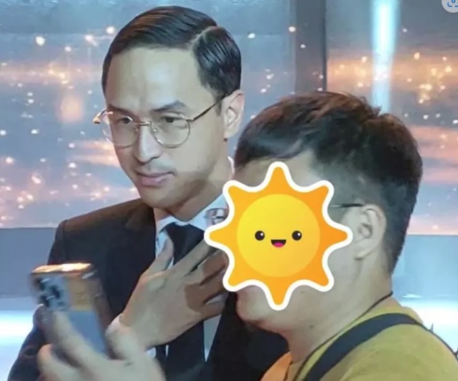 Ở góc chụp lén, Louis Nguyễn vẫn đầy sức hút. Ảnh internet Ở góc chụp lén, Louis Nguyễn vẫn đầy sức hút. Ảnh internet