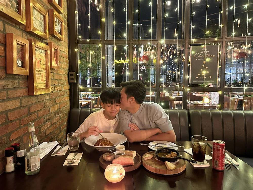 Subeo hết mực được bố đại gia cưng chiều. Ảnh internet