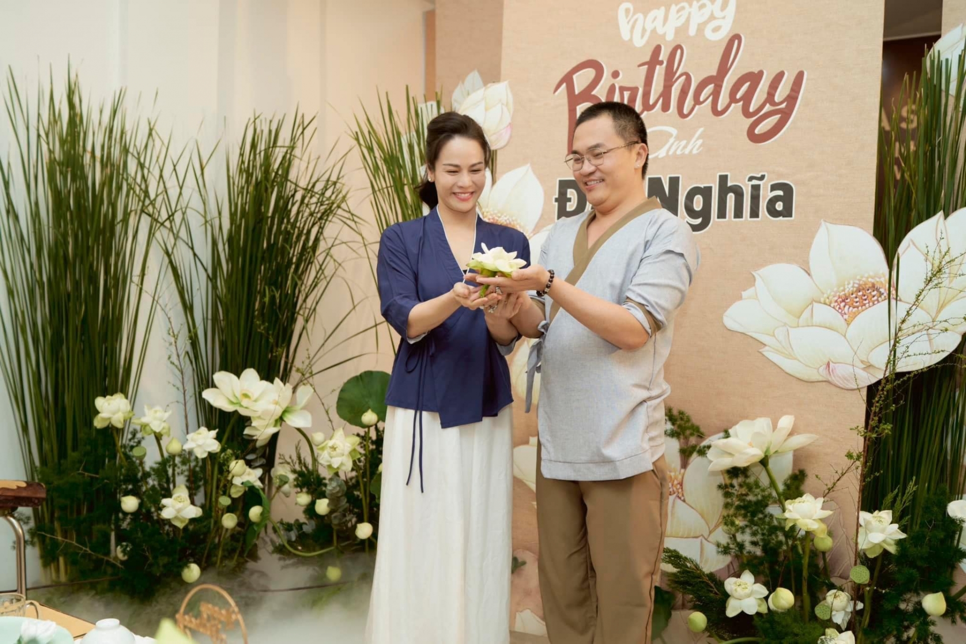 Nhật Kim Anh tổ chức sinh nhật đặc biệt từ 500 bông sen trắng dành cho Đại Nghĩa - Ảnh 5