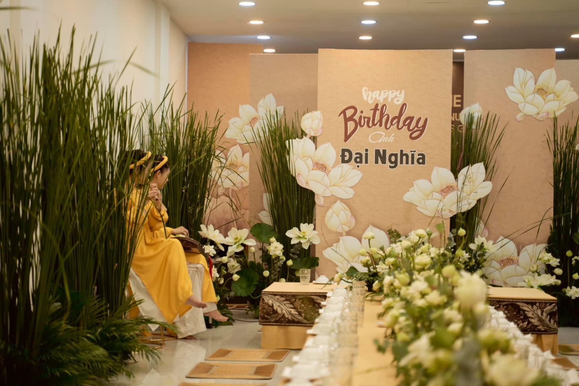 Nhật Kim Anh tổ chức sinh nhật đặc biệt từ 500 bông sen trắng dành cho Đại Nghĩa - Ảnh 4