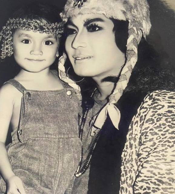 'Biểu tượng nhan sắc Việt' Y Phụng khoe loạt ảnh hiếm khiến CDM trầm trồ vì khi nhỏ đã rất xinh xắn. Ảnh internet