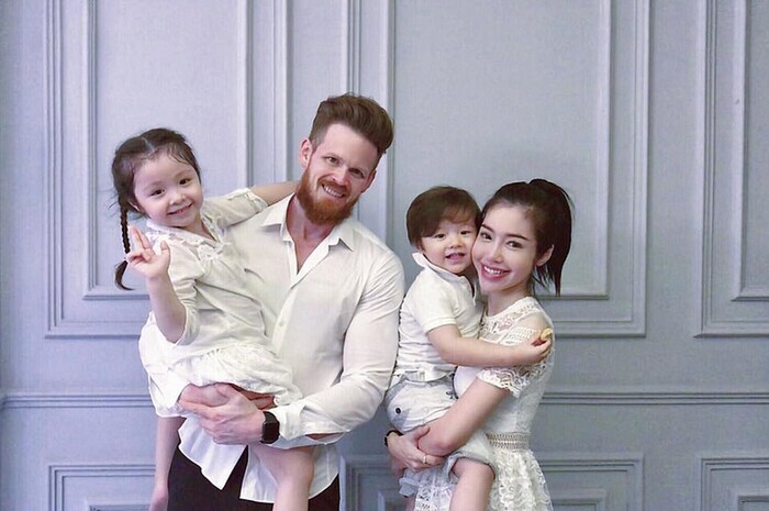 Elly Trần bên chồng khi còn mặn nồng. Ảnh internet