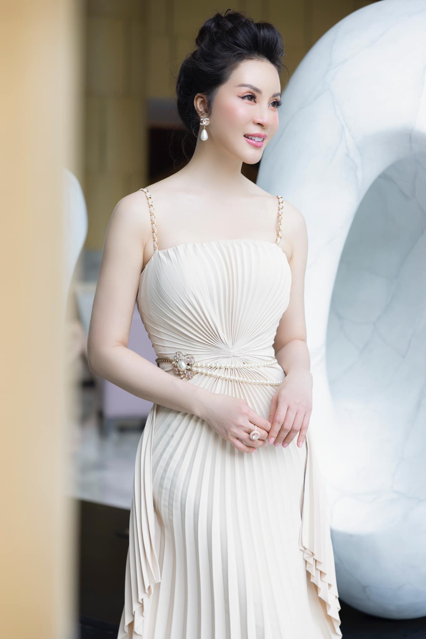 MC Thanh Mai gây bất ngờ với nhan sắc hiện tại, không hổ danh 'nữ hoàng ảnh lịch' - Ảnh 1 MC Thanh Mai gây bất ngờ với nhan sắc hiện tại, không hổ danh 'nữ hoàng ảnh lịch' - Ảnh 1