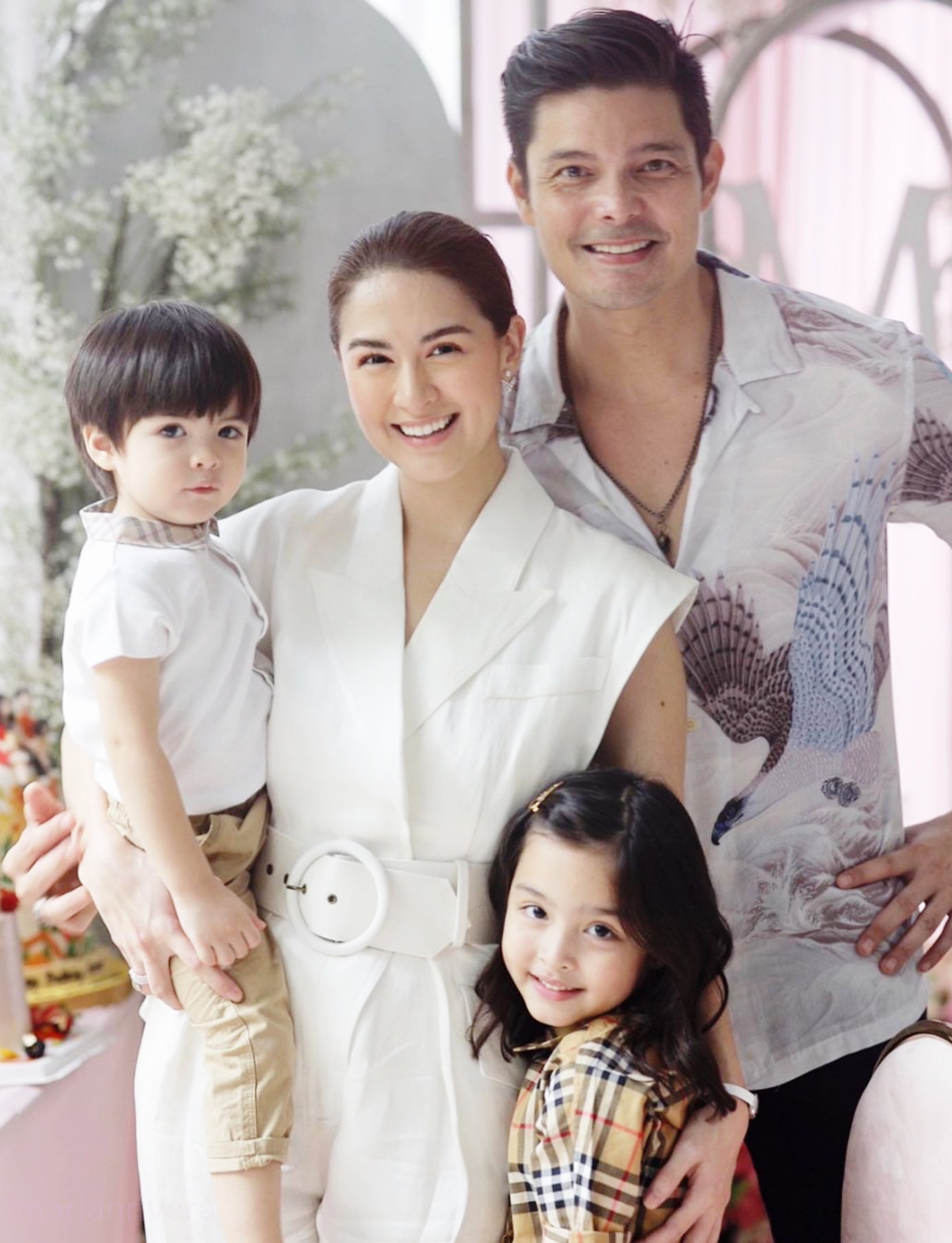 Gia đình hạnh phúc của 'Mỹ nhân đẹp nhất Philippines'. Ảnh internet