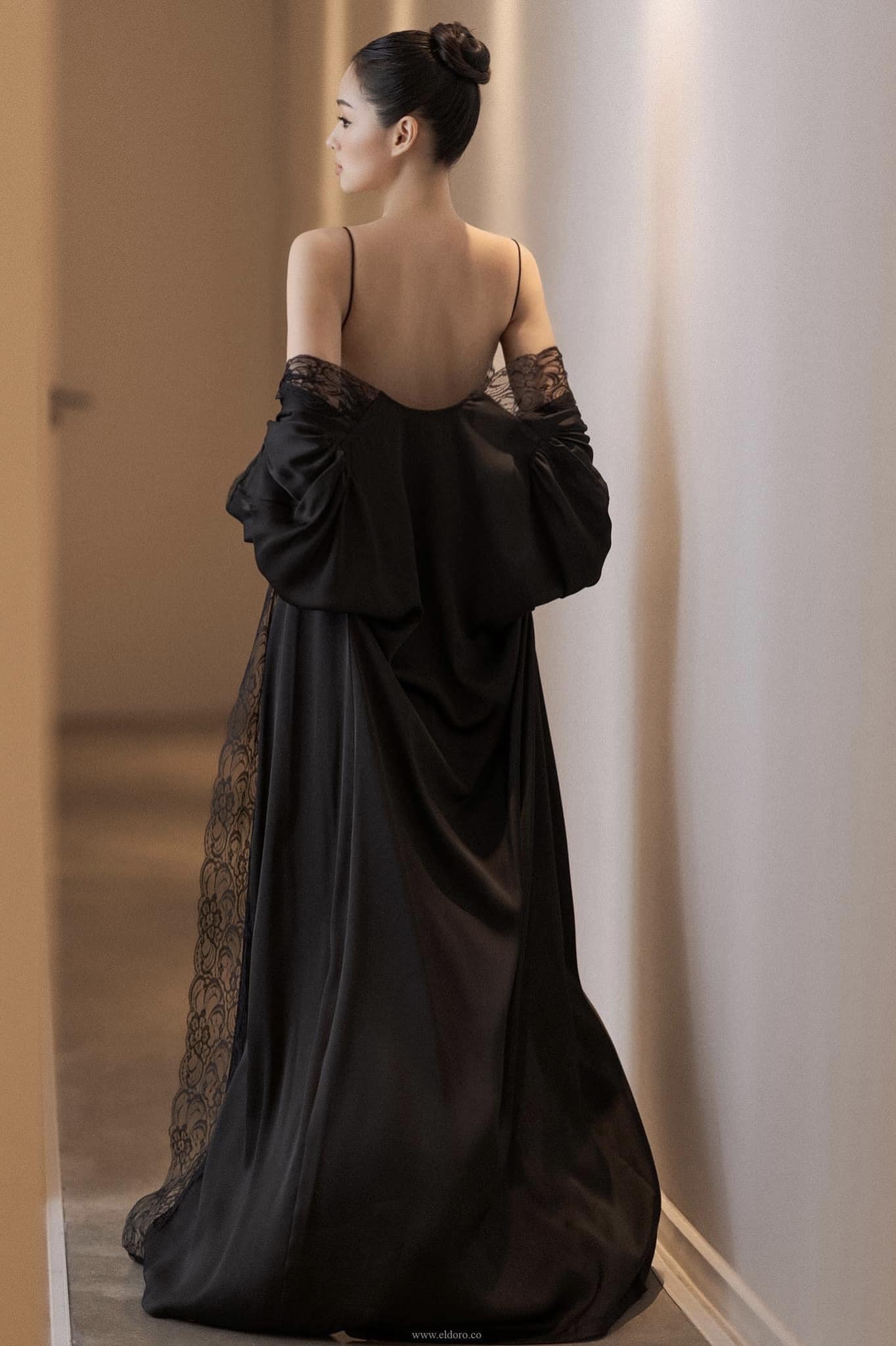 Tâm Tít rất chuộng phong cách thiếu vải khoe sắc vóc chuẩn không cần chỉnh. Ảnh internet