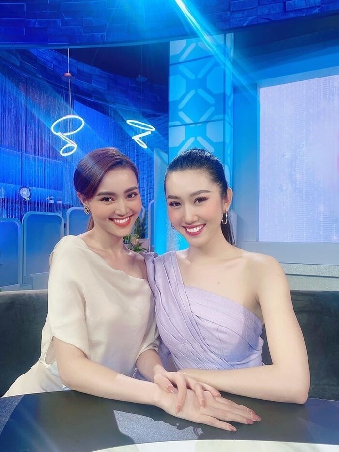 Nhan sắc xinh đẹp một chín một mười của Ninh Dương Lan Ngọc và Thúy Ngân. Ảnh internet Nhan sắc xinh đẹp một chín một mười của Ninh Dương Lan Ngọc và Thúy Ngân. Ảnh internet