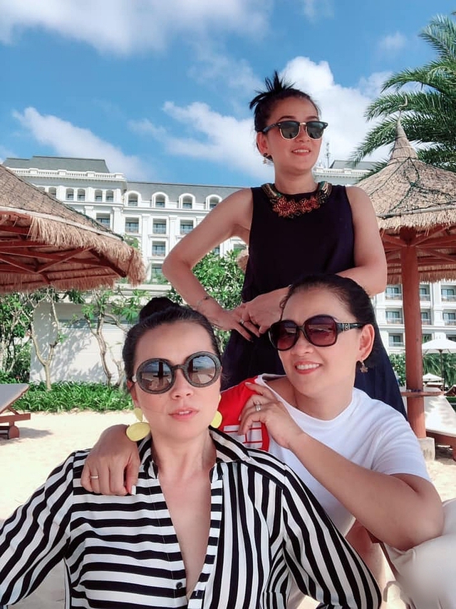 Cả ba thành viên Tam ca Áo trắng thi thoảng vẫn đi hát thỏa mãn đam mê. Ảnh internet