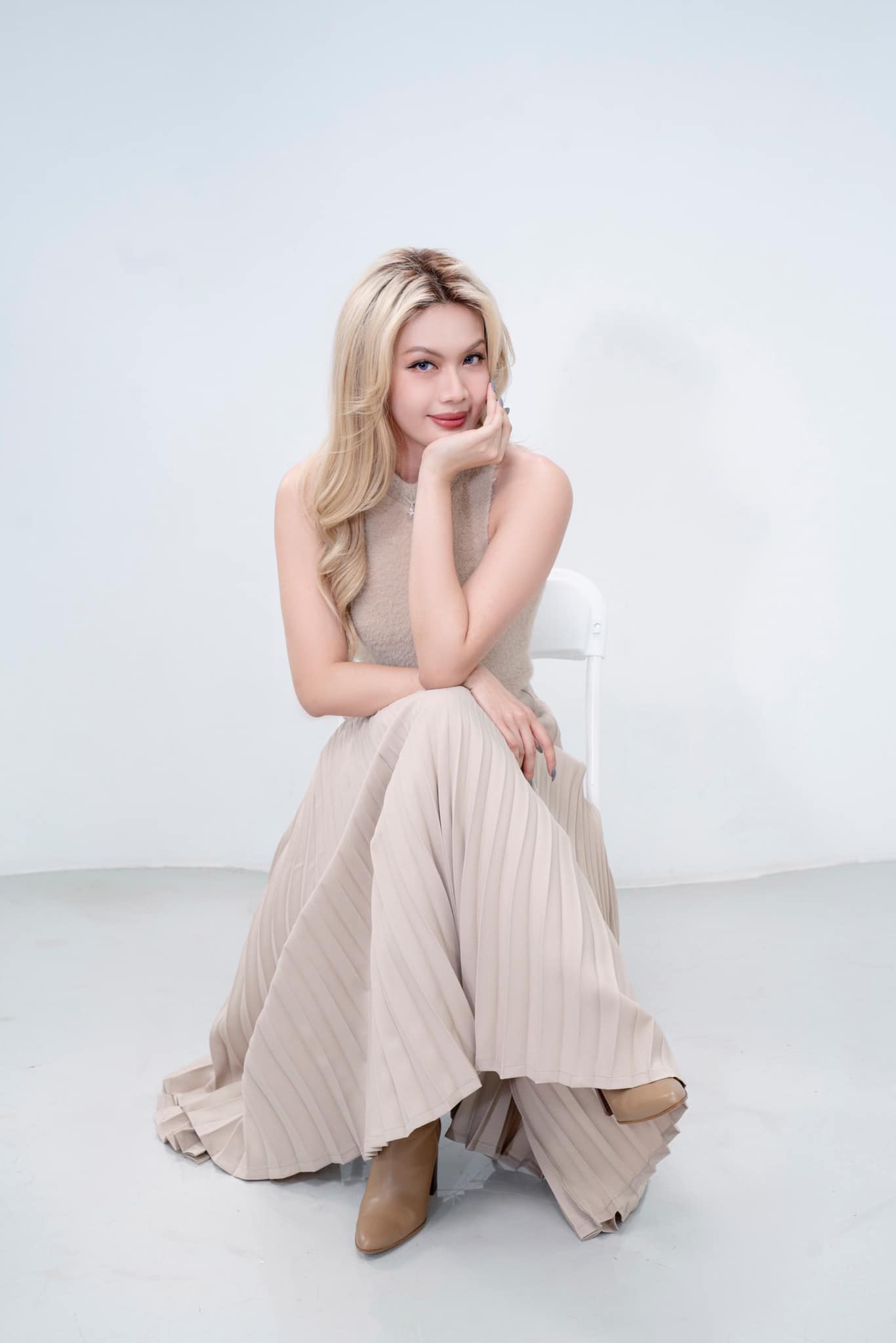 Đào Bá Lộc phơi bày sự thật đằng sau loạt ảnh lung linh trên MXH - Ảnh 2