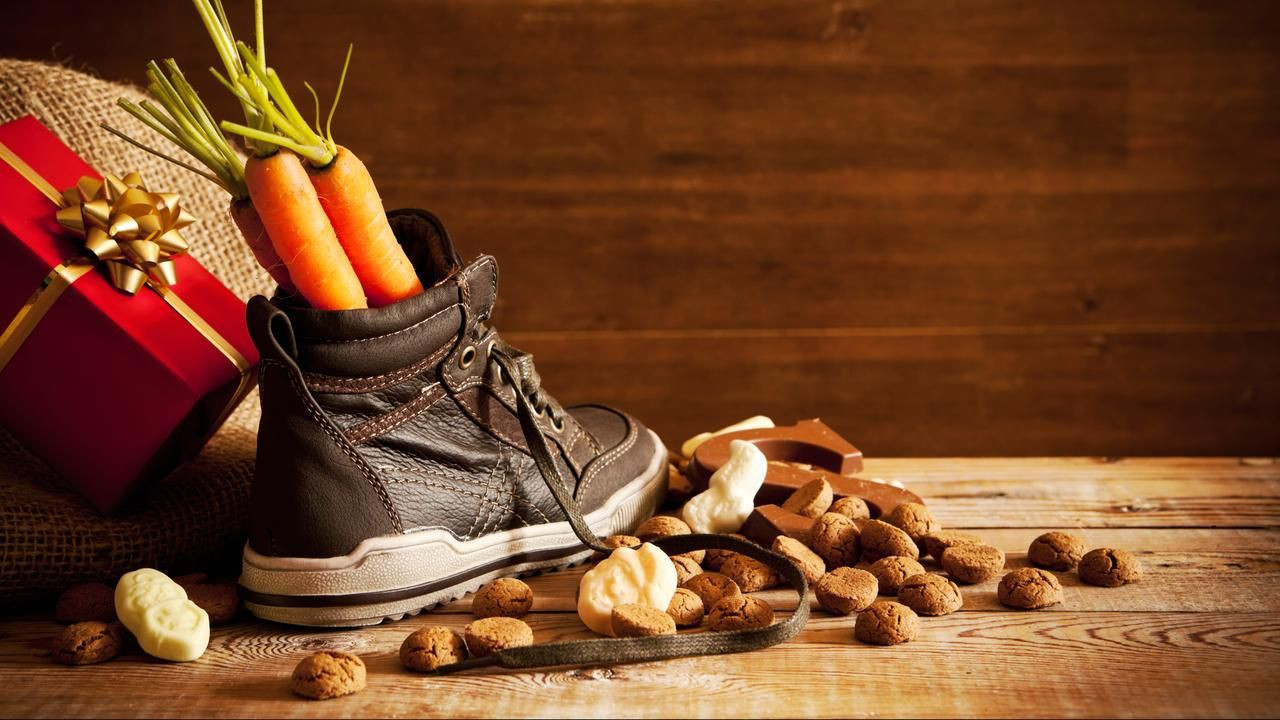 Những truyền thống đón Giáng sinh kỳ lạ, độc đáo nhất thế giới - Ảnh 5