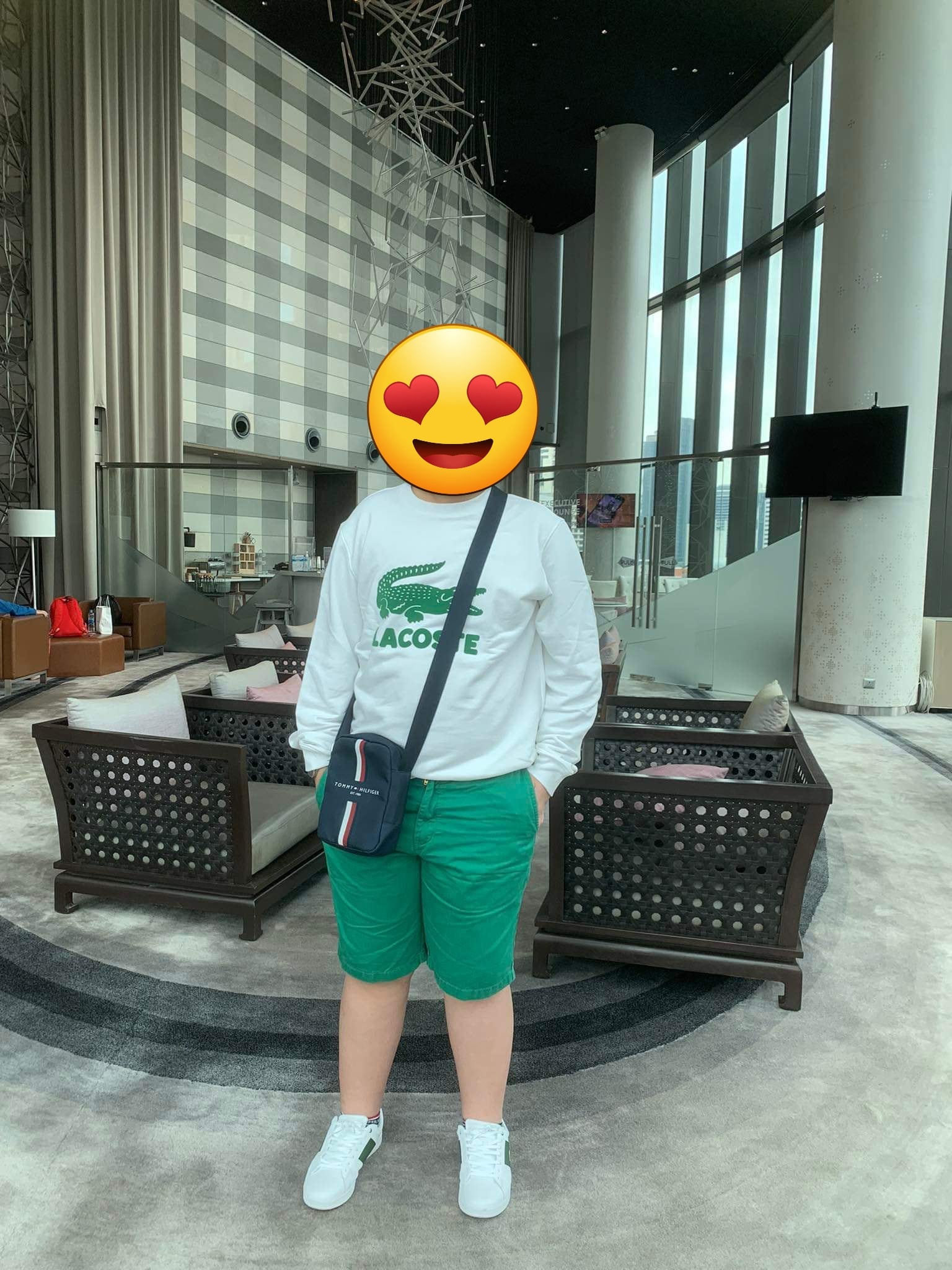 Việt Trinh vẫn quyết giấu mặt con trai. Ảnh internet