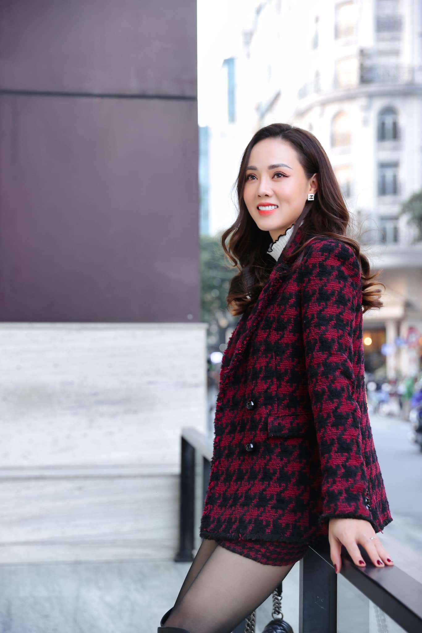 Vợ trẻ của NSND Công Lý đăng đàn ẩn ý về sự tử tế, nhan sắc gây chú ý. Ảnh internet