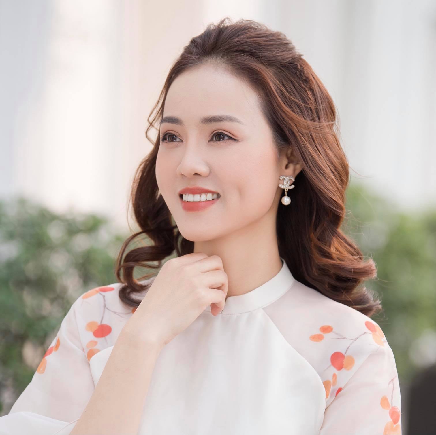 Nhan sắc ngày càng xinh đẹp của vợ trẻ Công Lý. Ảnh internet