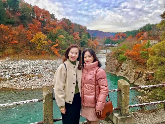 Lần hiếm hoi Đan Lê cho mẹ ruột 'lên sóng': Nhan sắc trẻ đẹp không kém con gái. Ảnh internet