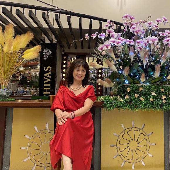 Mẹ Đan Lê sở hữu nhan sắc xinh đẹp, đằm thắm. Ảnh internet